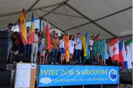 Kulminacyjnym momentem wydarzenia jest wieczór narodów. Fot: arc.ox.pl