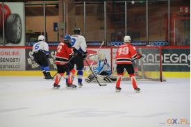 Hokej: HC Czarne Pantery -  HC Buldogs