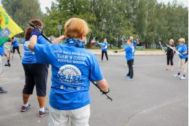 V Błękitny Marsz Nordic Walking \'\'Kijami w cukier\'\'