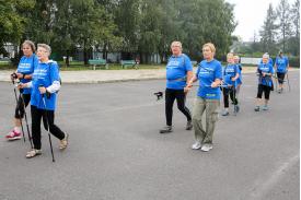 V Błękitny Marsz Nordic Walking \'\'Kijami w cukier\'\'
