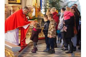 Błogosławieństwo dzieci w święto Świętych Młodzianków