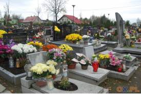 Cmentarze podczas Wszystkich Świętych: Nierodzim