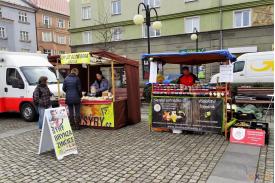 Velikonocni Jarmark - Jarmark Wielkanocny na rynku w Czeskim