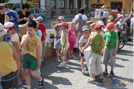 Przedszkolaki na rynku (1200 lat Cieszyna)