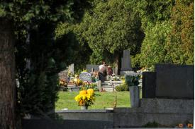 Nabożeństwo na cmentarzu w Skoczowie