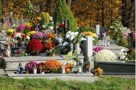 Nabożeństwo na cmentarzu w Skoczowie