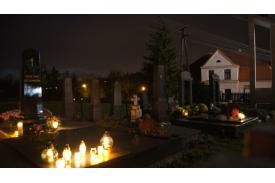 Ewangelicki cmentarz w Puńcowie w dniu Wszystkich Świętych