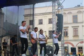 Koncert zespołu Jano i Tabu na rynku w Cieszynie