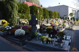 Cmentarz w Kończycach Wielkich w dniu Wszystkich Świętych