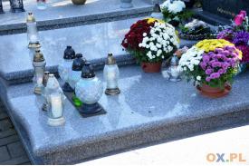 Cmentarz w Ustroniu - Nierodzimiu w dniu Wszystkich Świętych