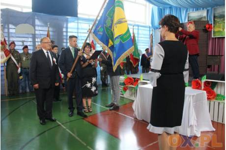 SP im. Cichociemnych Spadochroniarzy Armii Krajowej w Dębowcu / fot. Marta Szymik
