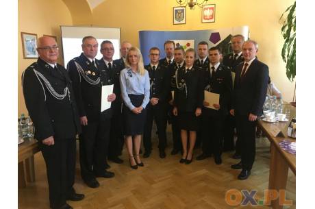 Burmistrz podziękował strażakom ochotnikom / fot. MSZ