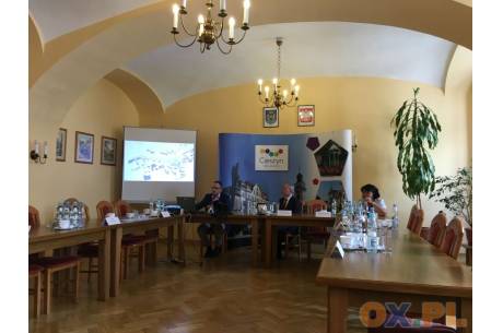Sekretarz Miasta omówił trzy warianty koncepcji zagospodarowania terenu wokół Wzgórza Zamkowego / fot. MSZ