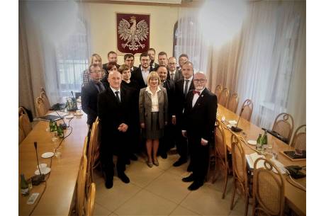 Rada Miasta Ustronia i burmistrz Przemysław Korcz / fot. KR