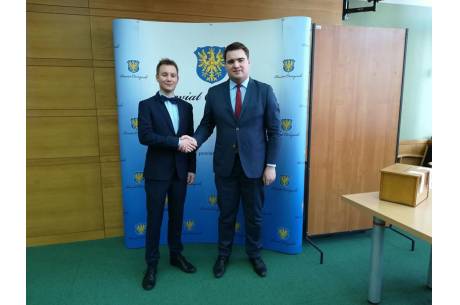 Christian Jaworski i Janusz Hudziec / źródło: profil facebookowy Młodych dla Powiatu Cieszyńskiego