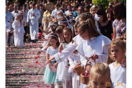 Procesja Bożego Ciała w Skoczowie w czwartek 15 czerwca 2017 r., fot. mj
