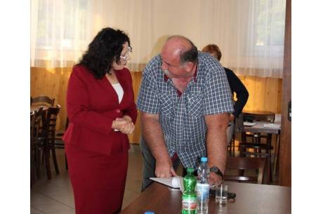 Anna Grygierek i sołtys Bogusław Wawrzyczek / źródło: facebook.com/BurmistrzGrygierek