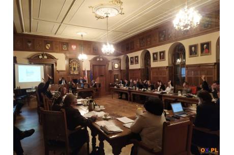 Cieszyn: Pierwsze czytanie budżetu na rok 2020 / fot. OX.PL