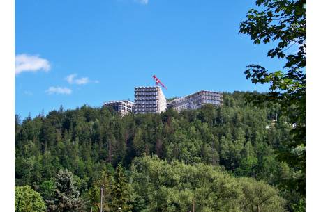 Obecnie budowane apartamentowce - druga część inwestycji ma się znajdować w ich sąsiedztwie. Fot. KR/ox.pl