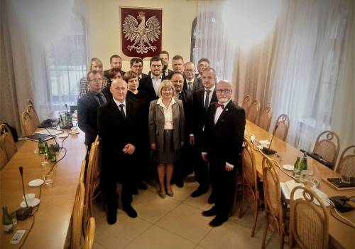 Rada Miasta Ustronia i burmistrz Przemysław Korcz / fot. KR