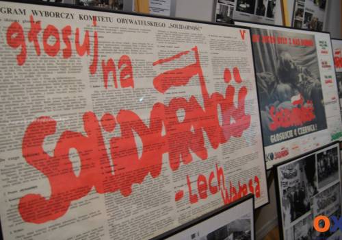 zdjęcie z ubiegłorocznej wystawy "35 procent wolności - Wybory czerwcowe 1989 roku w województwie Bielskim", która odbyła się w cieszyńskiej Bibliotece Publicznej. Fot. JŚ/OX.pl