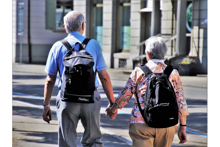 Celem głównym programu „Aktywni plus” jest zwiększenie uczestnictwa osób starszych we wszystkich dziedzinach życia społecznego. Fot: Pixabay.com